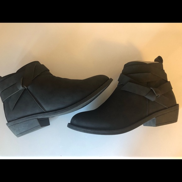 Women's Ankle Boots with Knot Detail - Picture 5 of 6